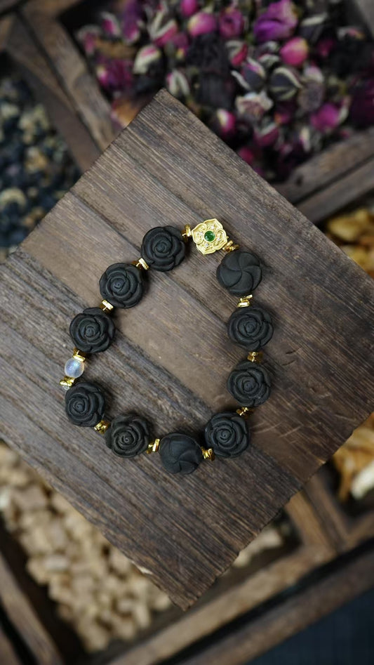 Calming herbal bracelet for stress relief